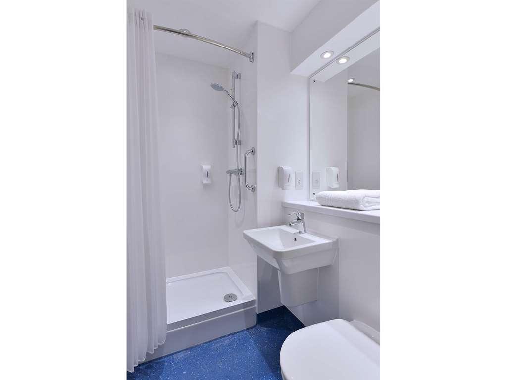 Travelodge Yeovil Podimore Ilchester Номер фото